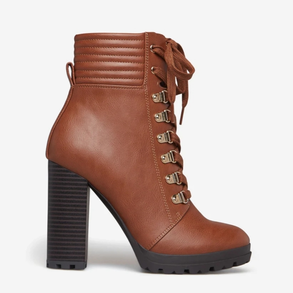 🌟 NEW 🌟 Block heel bootie - Picture 2 of 4